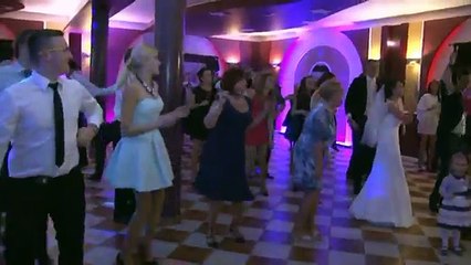 This is some wedding dance!!