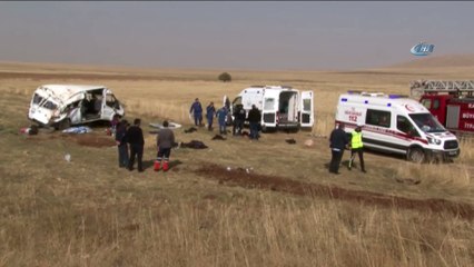 Kayseri'de minibüs devrildi çok sayıda yaralı var