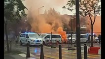 Marseille : les ambulanciers sortent les fumigènes devant l'Agence régionale de la santé (ARS)