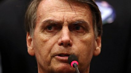 Au Brésil, Bolsonaro creuse l'écart (sondage)