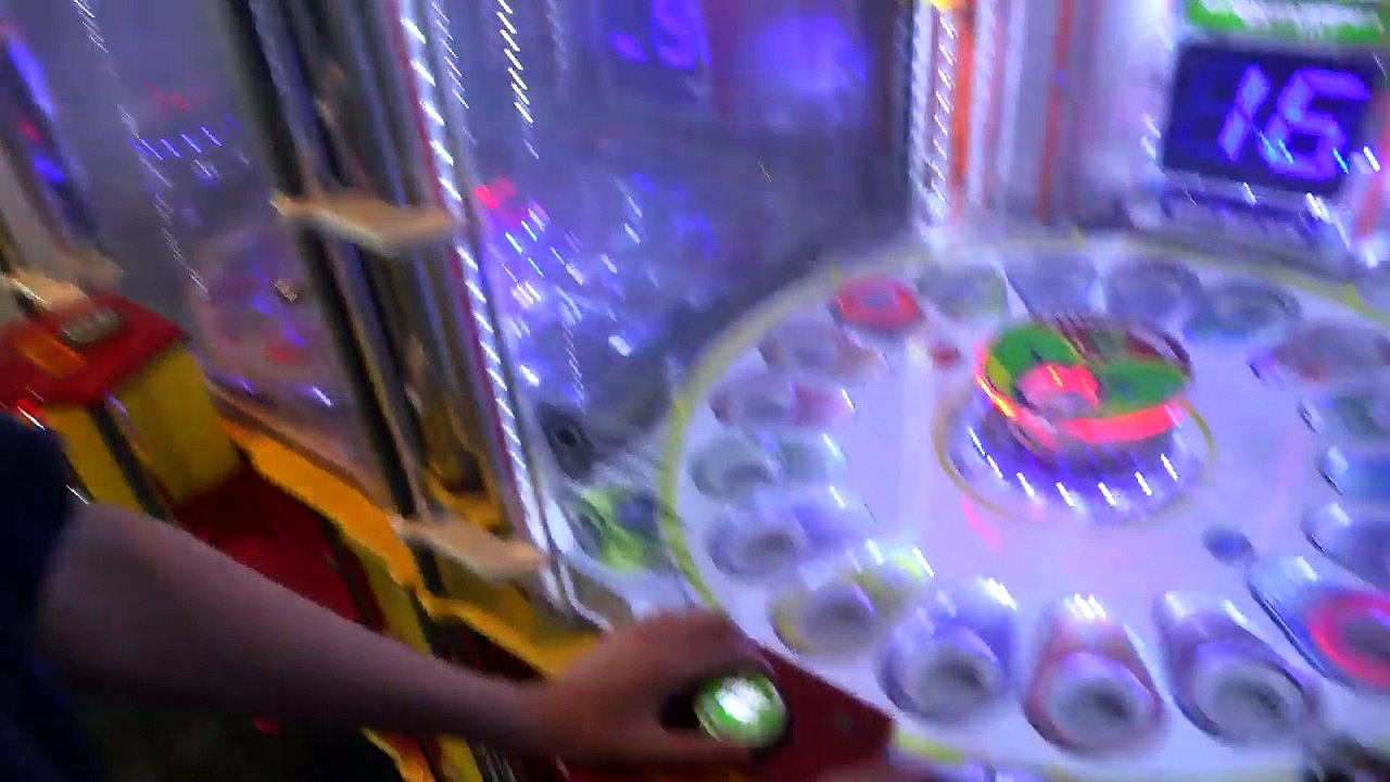 I WON THE MONSTER JACKPOT AT THE ARCADE!