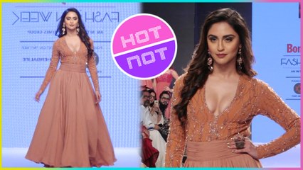 Krystle D'souza Looks H0t On The Ramp At The Bombay Times Fashion Week