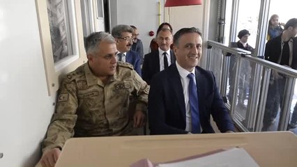 Vali ve Belediye Başkanına Uygulamalı Deprem Dersi