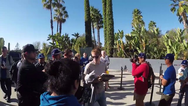 Jason Bateman And Rob Lowe Swarmed By Fans At Dodger Stadium
