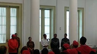Presiden Joko Widodo silahturahmi dan memberikan bonus secara langsung kepada Atlet Asian Para Games 2018 di Istana Kepresidenan Bogor, Sabtu (13/10/2018).