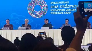 Konferensi pers penutupan pertemuan bank dunia IMF-WB 2018 di Nusa Dua, Bali, Minggu (14/10/2018) oleh Menko Luhut Pandjaitan, Menkeu Sri Mulyani, Gubernur BI P