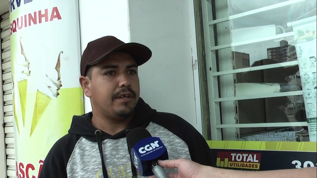 Funcionários de empresa reclamam de atraso de salário