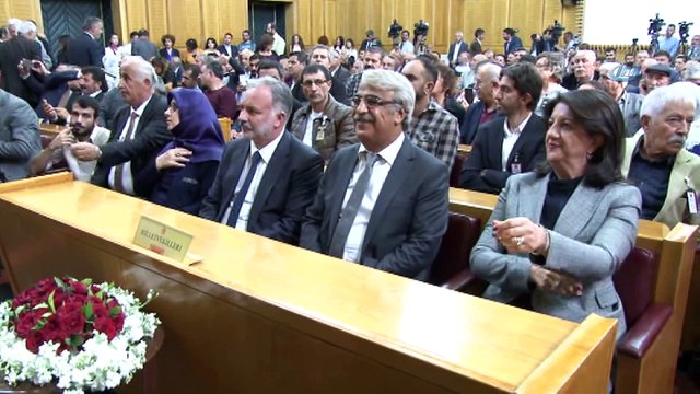 HDP Eş Başkanı Pervin Buldan:'HDP emeklilikte yaşa takılanlarla ilgili önergeye karşı çıktı' diye kamuoyuna yanlış yansıtılmaktadır. Bizim karşı çıktığımız koruculuk mevzusudur'