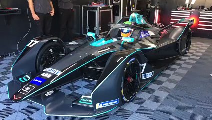 Gary Paffett sale a pista con el Fórmula E de HWA en Valencia