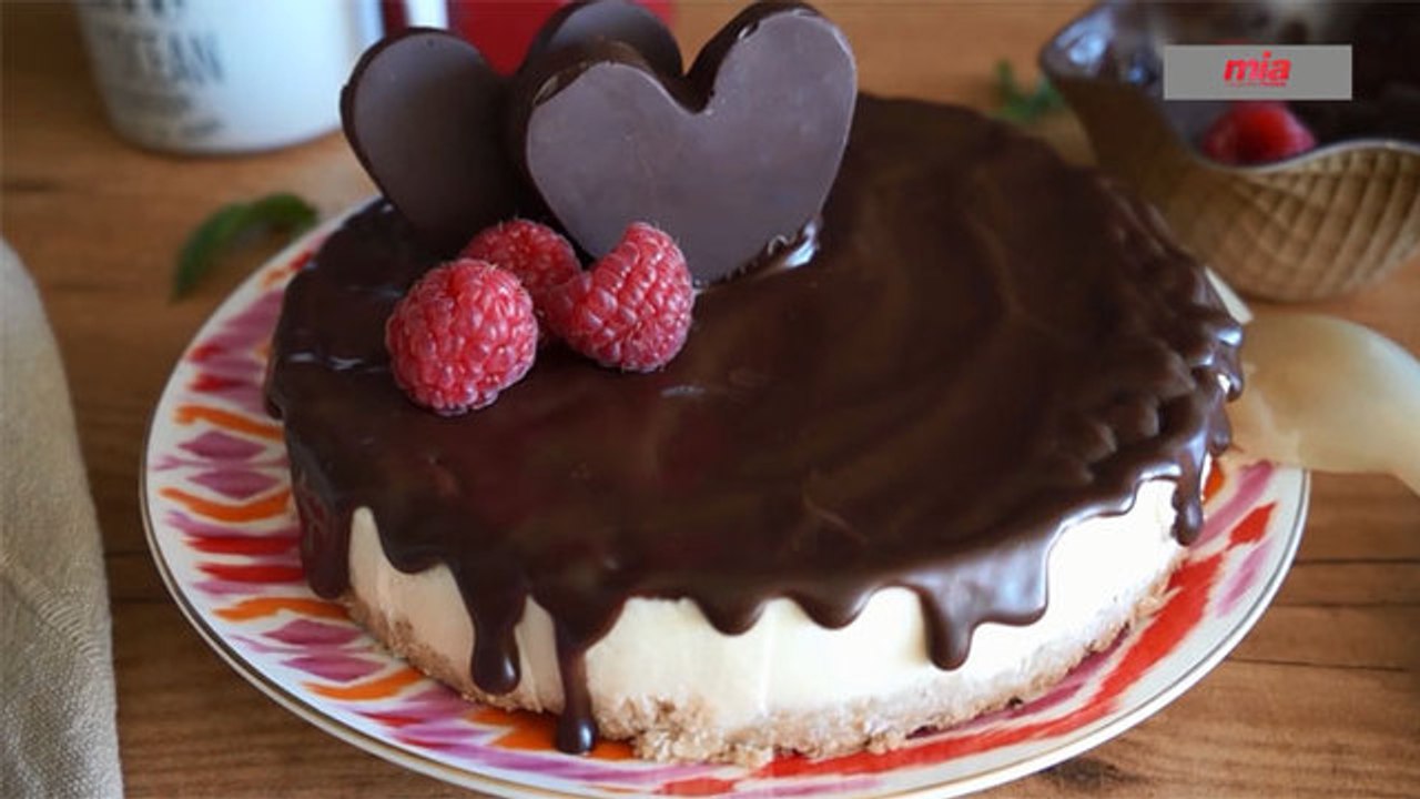 Pastel de mousse de chocolate blanco