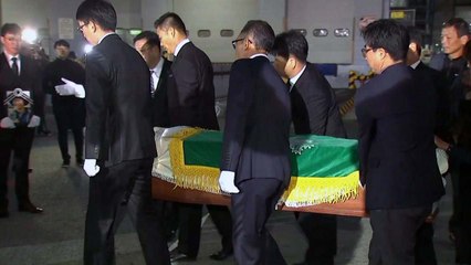 히말라야 원정대 시신 도착…곧 빈소 이동 / YTN