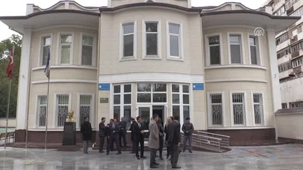 Aziz Sancar'dan Özbekistan'daki Türk Okulu'na Ziyaret