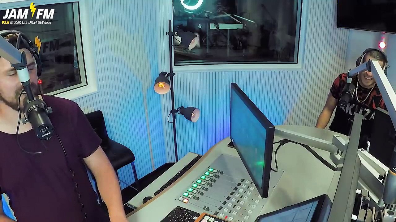 Standart Skill REACT TO Fortnite Songs ⚡ JAM FM