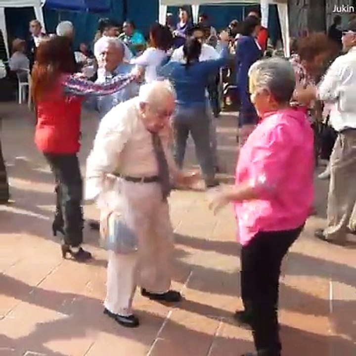 Old man mast dance