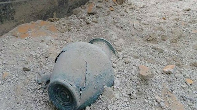 Archeological discovery in Pompeii rewrites history of Vesuvius eruption | The Cube