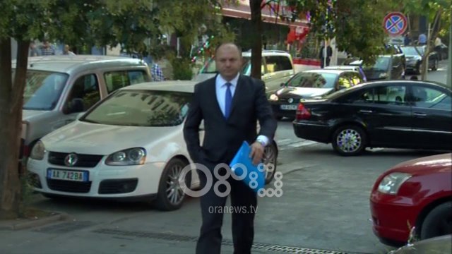 Ora News - Babale 2 , Florenc Hoxha mbërrin tek Krimet e Rënda