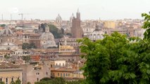 Mit der Vespa durch Rom | DW Deutsch