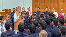 PM Modi ने Para Asian Games medal-winners से की मुलाकात | वनइंडिया हिंदी
