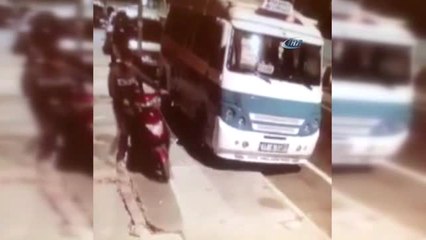 Hırsız Kameraları Fark Etmedi, Motosikleti Böyle Götürdü