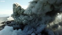 Japan volcano- Mount Shinmoedake spews ash - BBC News