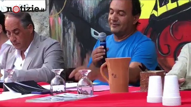 Il Tribunale del riesame revoca di domiciliari al sindaco di Riace Domenico Lucano | Notizie.it