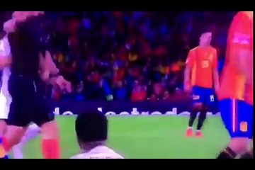 Sergio Ramos comenta en Twitter su falta a Sterling