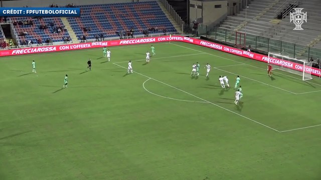 Le boulet de canon de Domingos Quina avec les U20 portugais