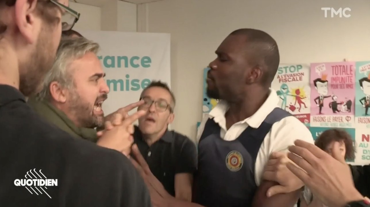 Perquisition Mélenchon : Corbière hurle sur un policier (Quotidien) - ZAPPING TÉLÉ DU 17/10/2018