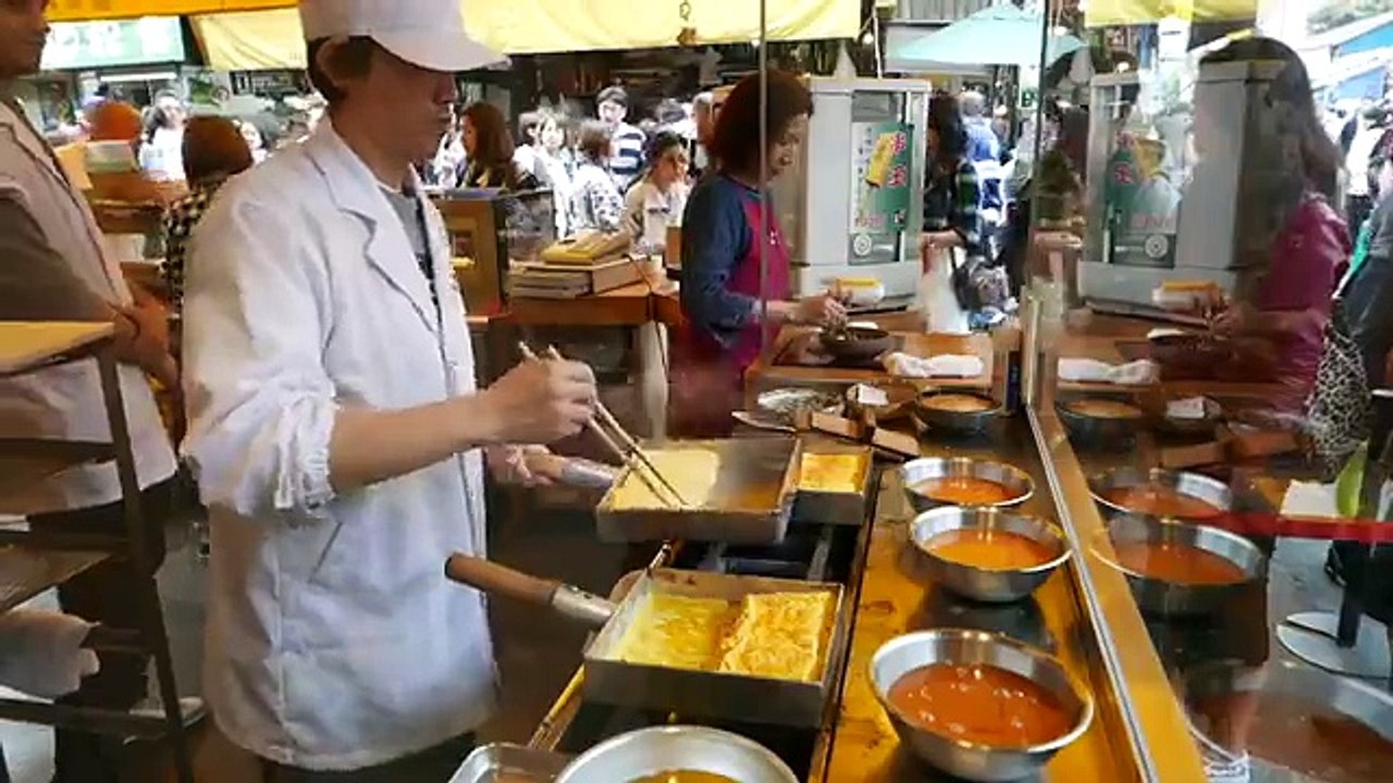 Japan Street Food - JAPANESE OMELETTE Tamagoyaki ダシ巻き玉子焼