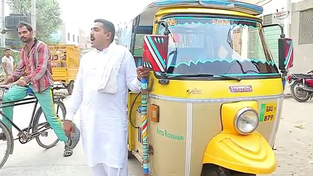 Run Mureed Riksha Drive karty huay || Latest Funny Videos 2018