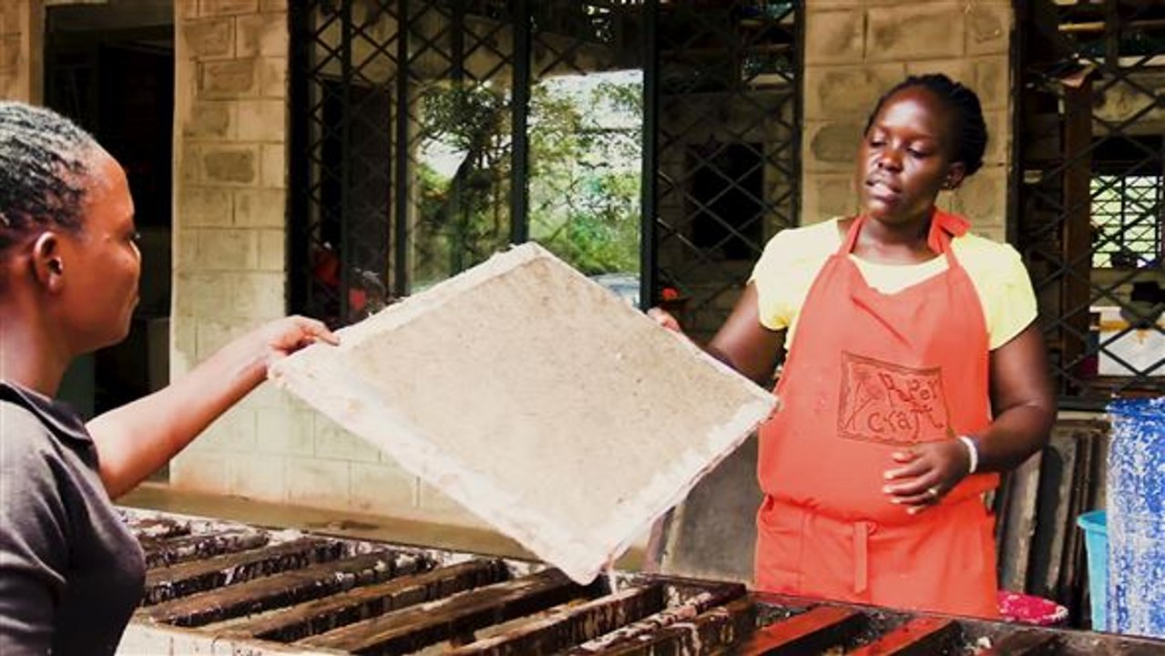 Upcycling: Wie aus Bananenpflanzen Papier gewonnen wird