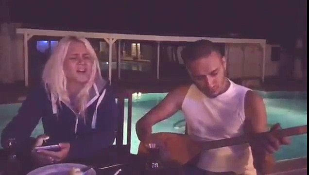 İzmirin dağların da çiçekler açar Sibel Karabaş