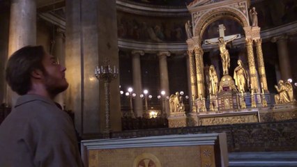 Dark Devotion - L'univers, l'art et le scénario