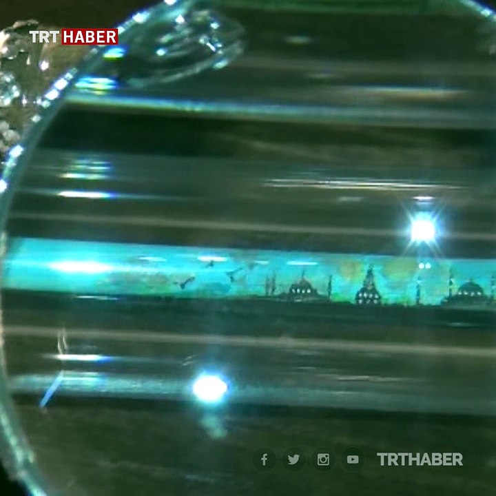 Dünyanın en küçük sanat eserleri Kuşadası'nda sergileniyor