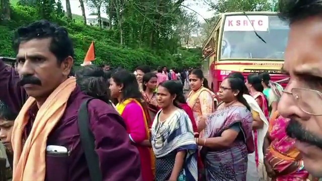 Protestos contra o acesso de mulheres a templo