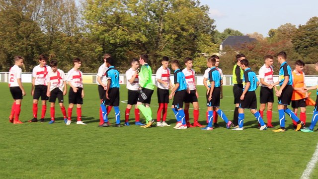 13/10/2018 : U18 VS Pays de la Juhel. 2-2. L'entrée des joueurs sur le terrain.
