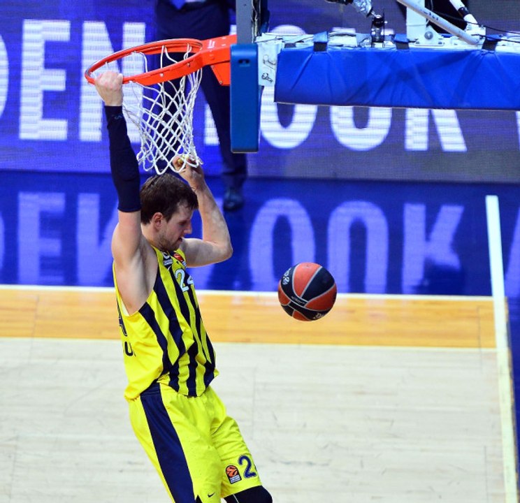 Fener 2'de 2 Yaptı