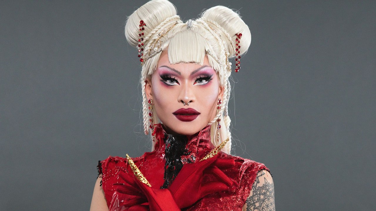 Eva Young | Cosmo Queens