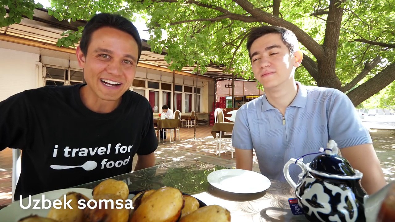 Central Asian Food - TEARDROP SOMSA (SAMOSA) and HUGE UZBEK DINNER in Tashkent, Uzbekistan!