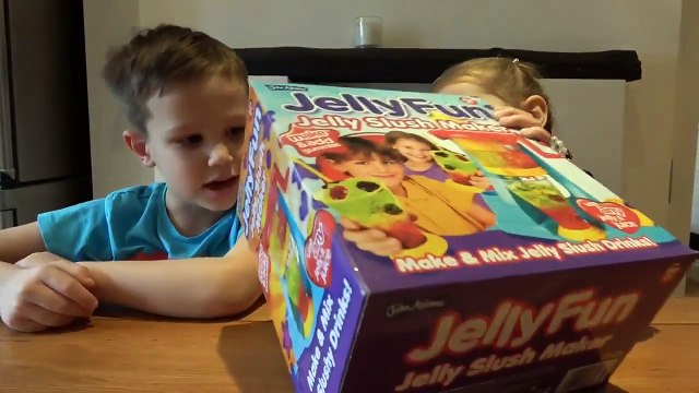 Мистер Макс & Мисс Катя новый выпуск 23.11.2016 Червячки из желе делаем на установке Jelly Fun Maker Макс