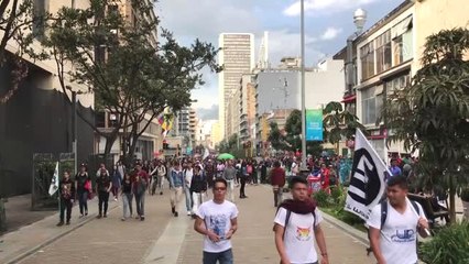 Kolombiya'da Eğitim Bütçesi Protestoları Sürüyor