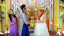ANNA MARRY KRISTOFF OR HANS? (Frozen Anna and Elsa at the Wedding) Totally TV