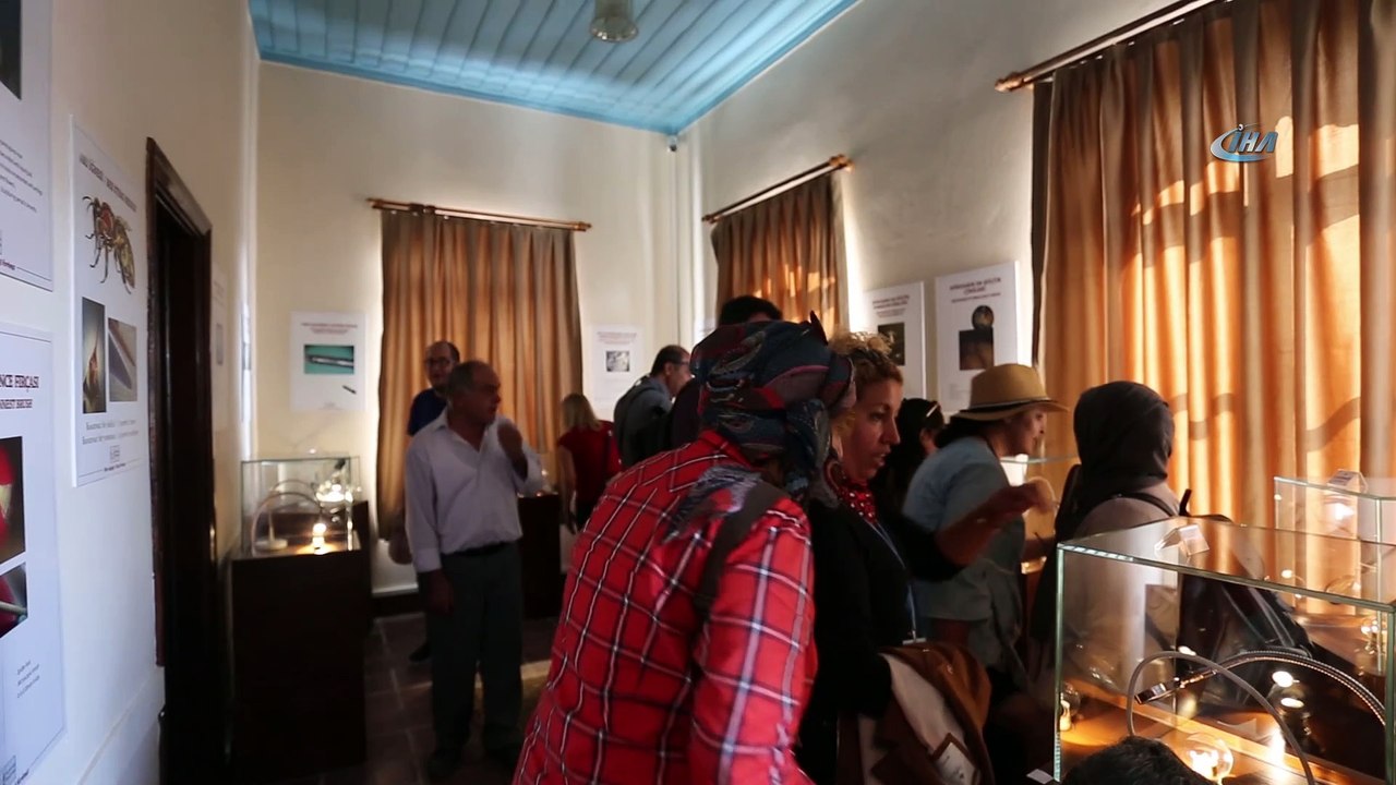 Dünyanın en küçük Kuran-ı Kerim’i Kuşadası’nda sergileniyor