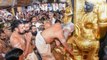 Sabarimala temple : Devotees throng to offer prayers to Lord Ayyappa | OneIndia News