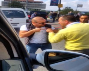 Uber Şoförüyle Taksici Birbirine Girdi