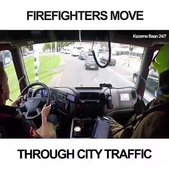 This is so fun to watch!  Credit: Kazerne Baan 24/7