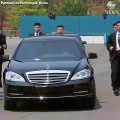 Lescorte de la voiture de Kim Jong-un avec 12 garde du corps