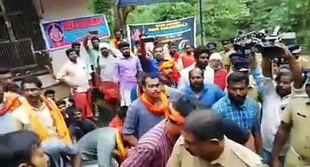Sabarimala Temple Protests : Issue Starring Video