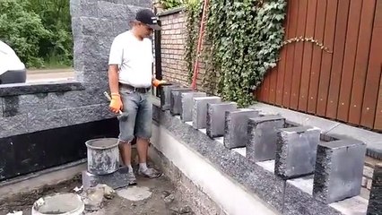 Le roi de la pose de brique! Gros talent