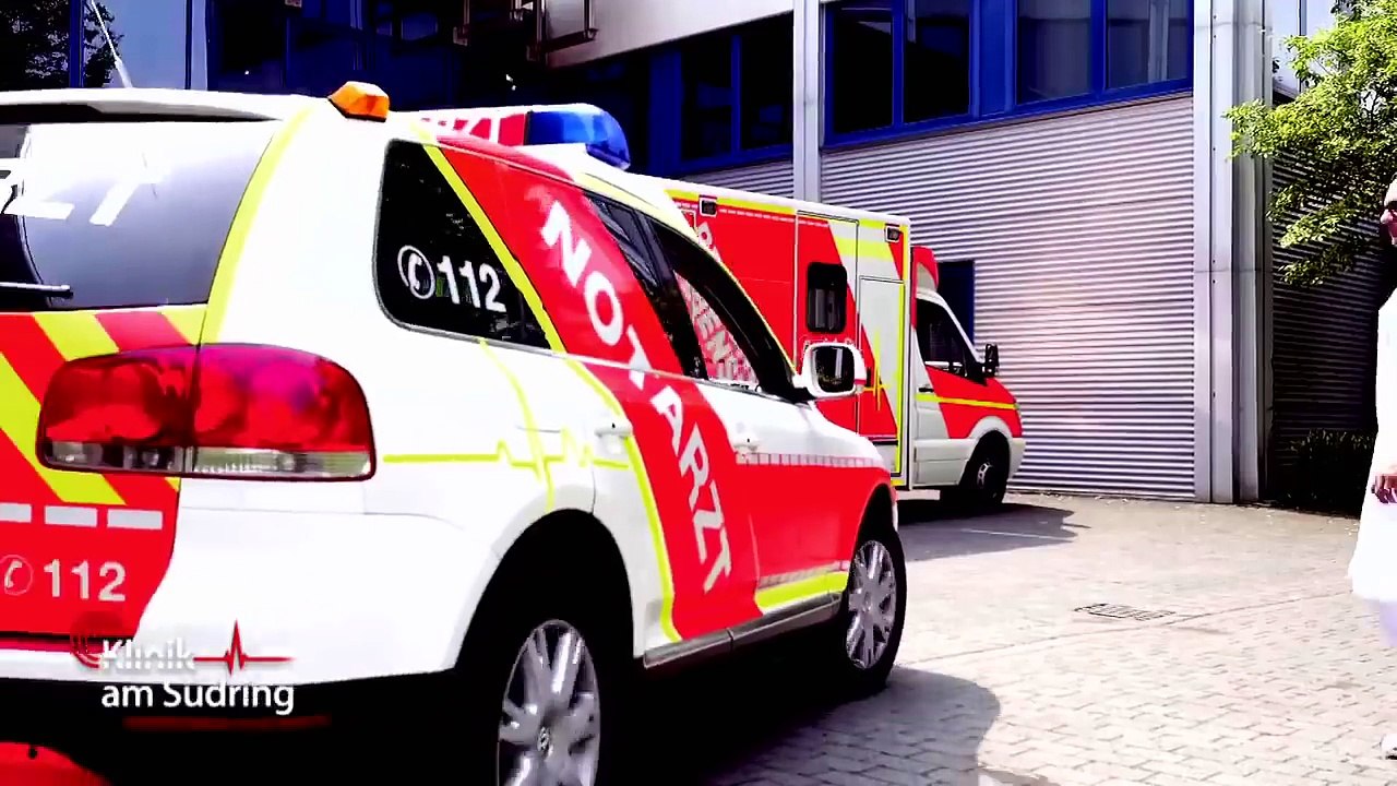 Extrem dreckiges Schulklo: Ist Eda (6) deshalb krank? | Klinik am Südring | SAT.1 TV